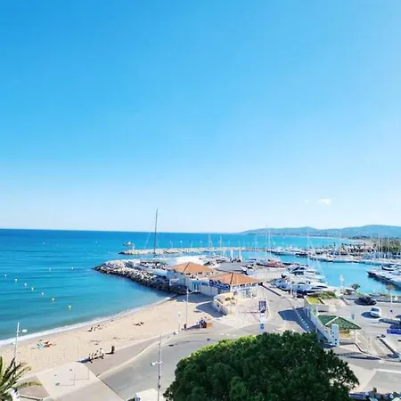 펜션 L'ecrin Des Cimes - Duplex, Panoramic View, Garage Fréjus